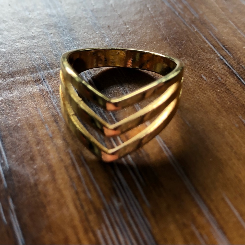 Chevron Ring